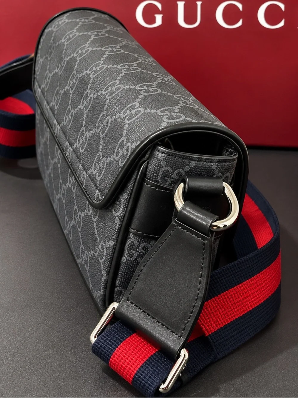 NWT Gucci Men's Black and Gray GG Supreme Messenger Bag